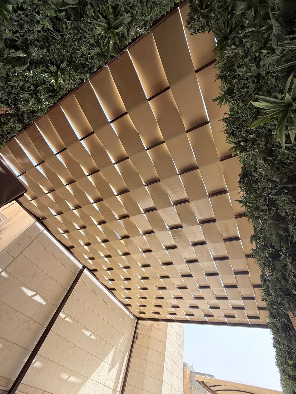 الساندوتش بانل